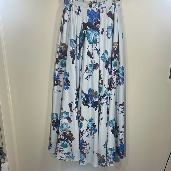 Fame and Partners Light Blue and Purple Floral Pleated Maxi Skirt A-line Size 4 - Picture 2 of 9